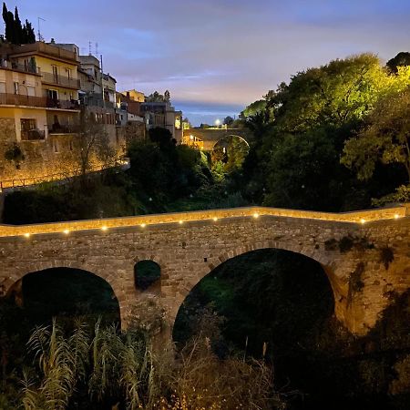 Casa De Poble Termes Romanes Caldes De Montbui Luaran gambar